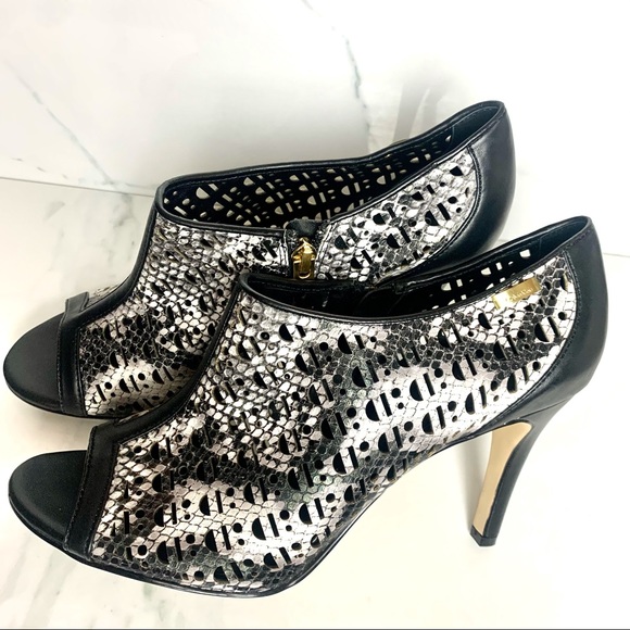 Calvin Klein Kailani Black And White Peep Toe Heel - Picture 6 of 12